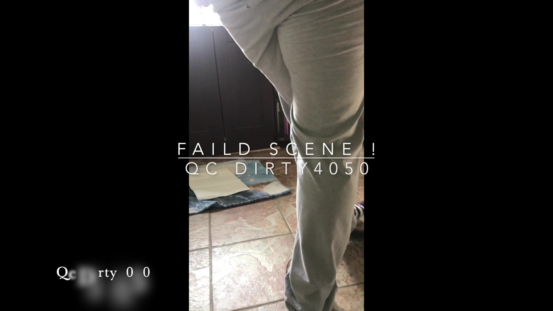Click to play video Scene raté ! Failded scat scene