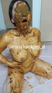 Japanese girl covered in shit touching herself - ScatFap.com ...