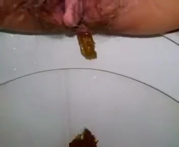 Click to play video My Thai girlfriend pisses and shits in toilet