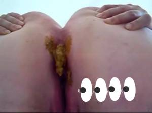 Click to play video Sexy chubby girl poops