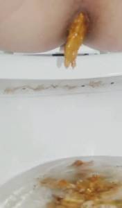 Korean pooping