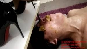 Click to play video Chinese Scat - eating shit and geting humiliated