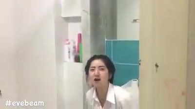 Girl thai pooping - ThisVid.com