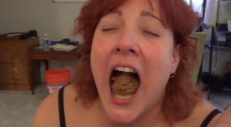 Otngagged ass eating redhead housewife
