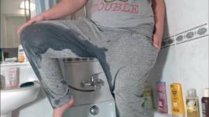 Click to play video Scat smear and masturbation in bathtub