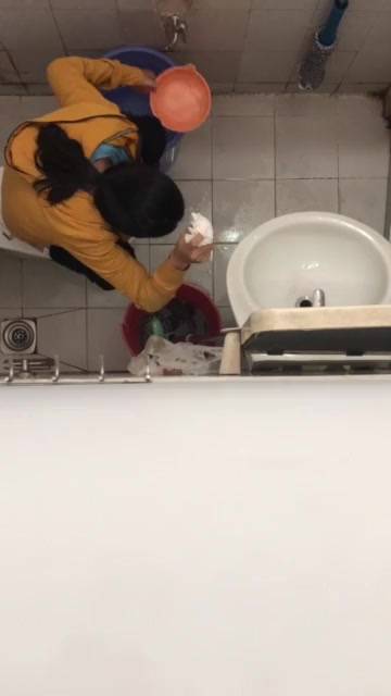 Click to play video Vietnamese girl pooping toilet