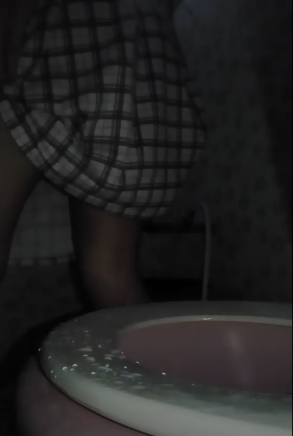Click to play video Thai Pooping