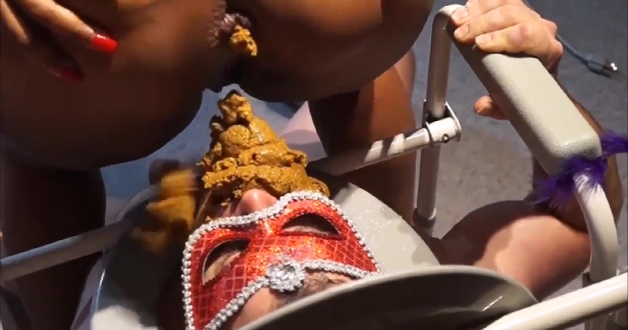 Click to play video BBW shit on his mouth , scat