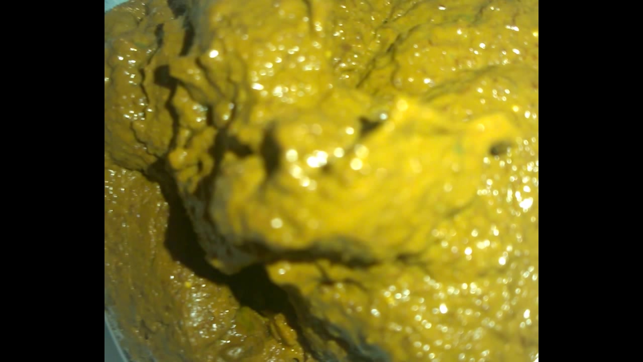 Click to play video Scat meal7