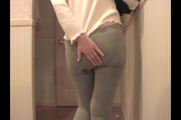 Click to play video Japanese Girl Messes Her Sweatpants