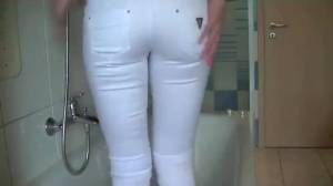 Click to play video White Jeans Poop