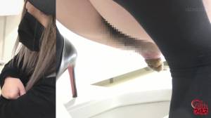 Click to play video Japanese girl shit - video 5