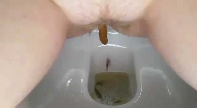 Click to play video Pooping and farting - video 2