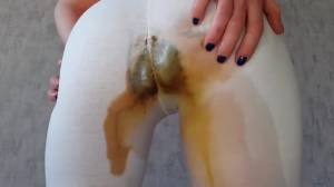 Click to play video Messy white leggings, dildo ass and smear