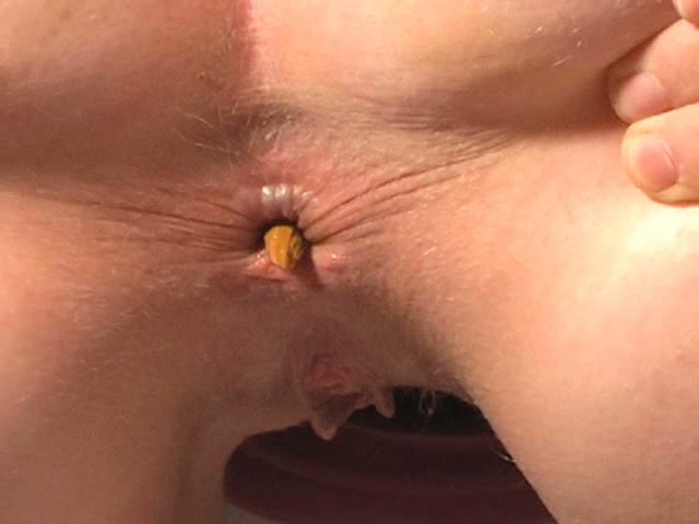 Click to play video pipi e cacca