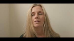 Click to play video Sexy girl toilet diarrhea farting scene - video 3