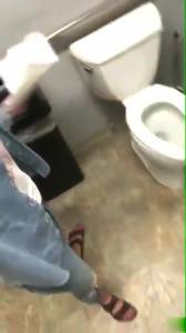 Porno Video The Woman In Wc Toilet