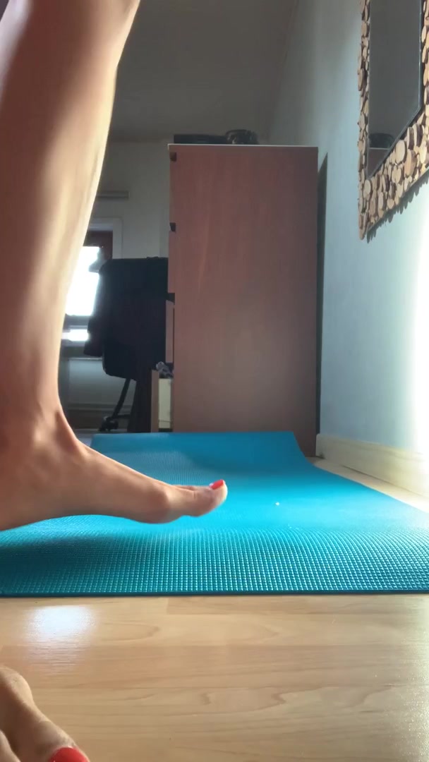 Click to play video Plate poop after floor exercise