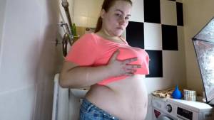 Click to play video BBW pooping 2 - video 2