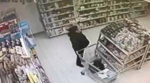Click to play video Russian woman (SHIT!) did not like the customer service heheh