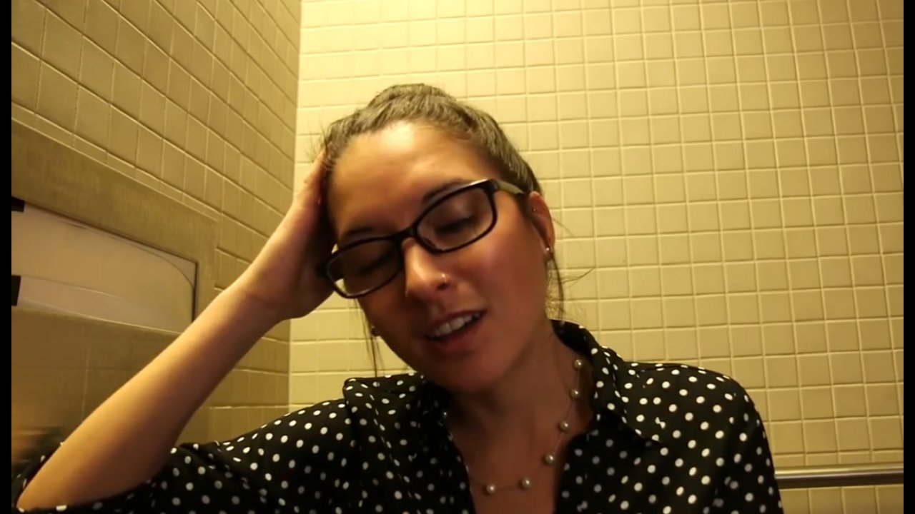 Click to play video Sexy girl toilet diarrhea farting scene