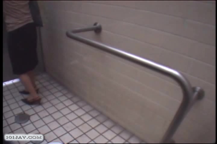 Click to play video Japanese girl toilet pooping 2