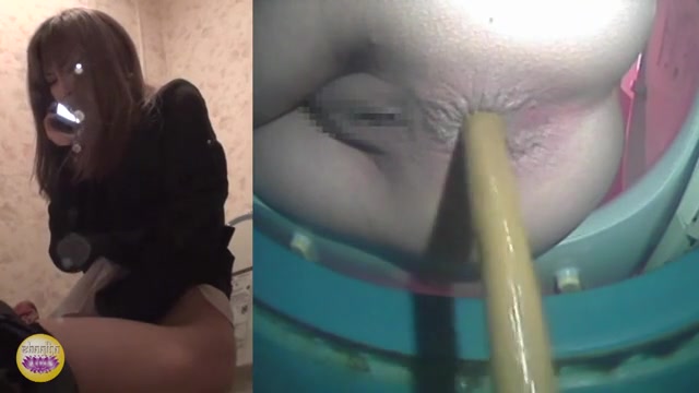 Click to play video Jap girl sprayed a liquid shit while chatting on phone