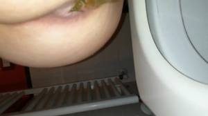 Click to play video Amateur fart n shit
