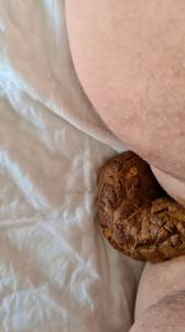 Click to play video Poo on my bed,