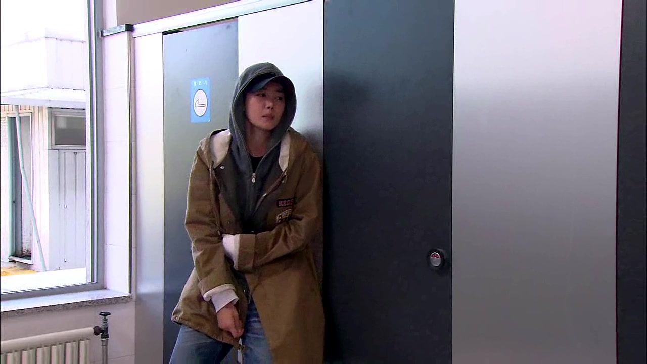 Click to play video Korean drama girl shit