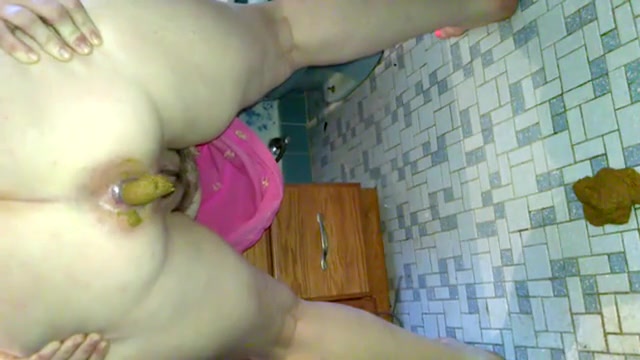 Click to play video Mature poop - video 14