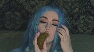Click to play video Jolie scatgirl