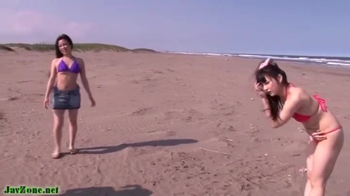 Bikini Pooping