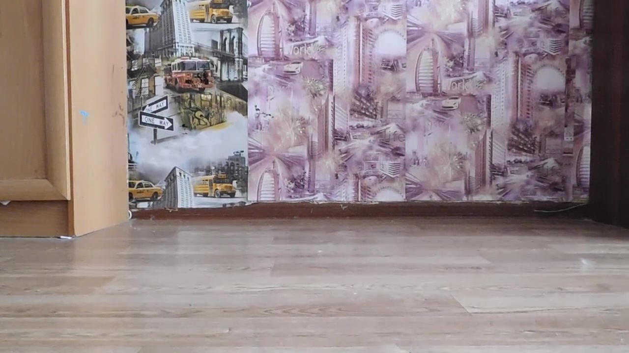 Click to play video Hot blonde shit like a dog