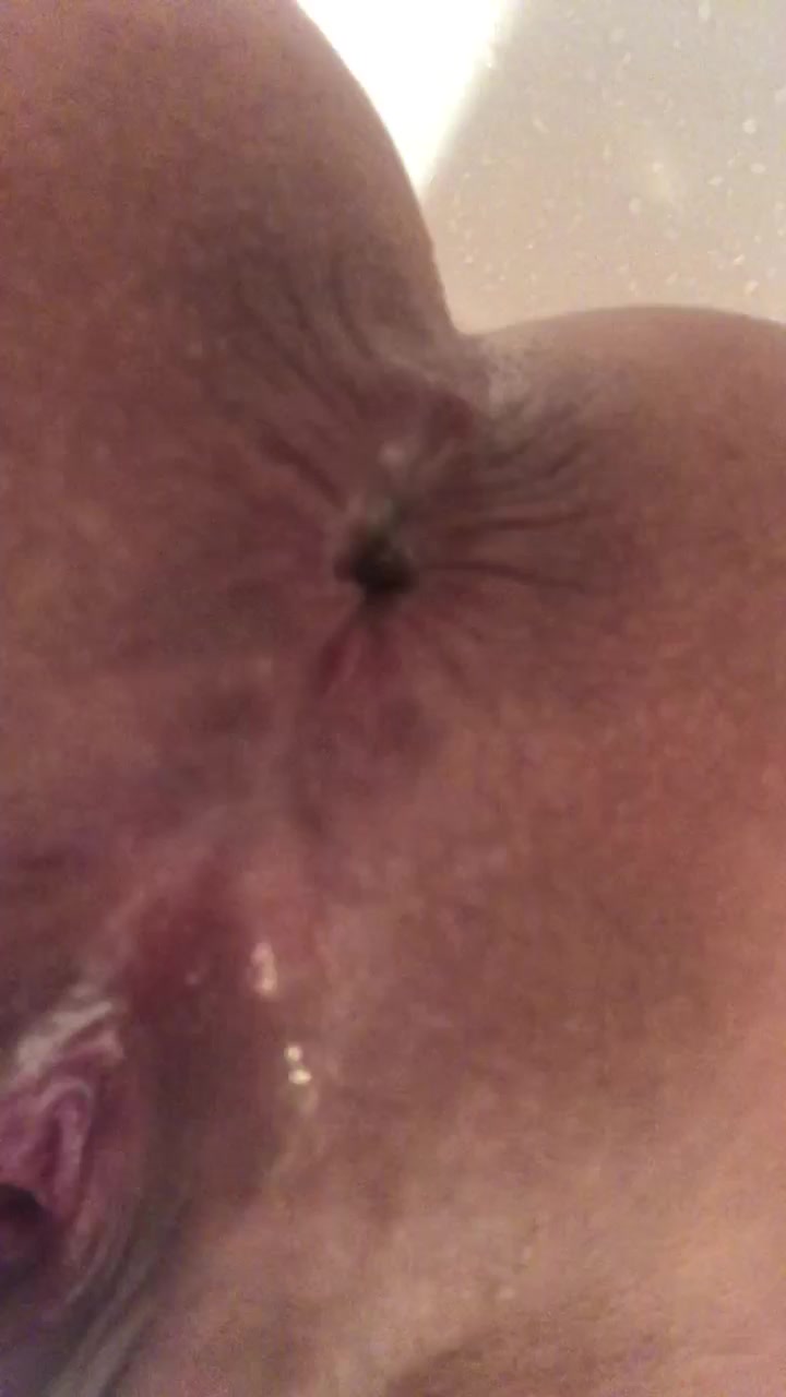 Click to play video Girl poo for me #2