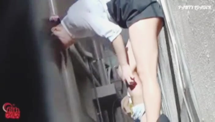 Click to play video Japanese girls pooping in alleys