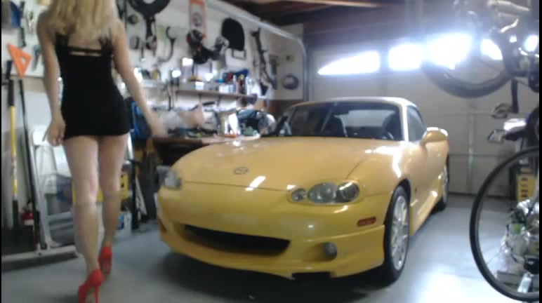Click to play video BLONDE GARAGE SHIT