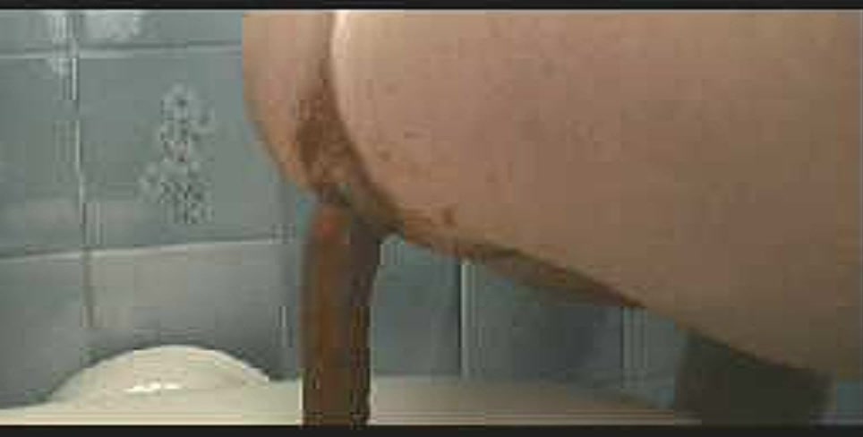 Click to play video Toilet "clogging"