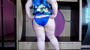 Click to play video BBW pooping 3