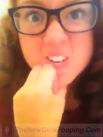 Click to play video Pooping - video 217