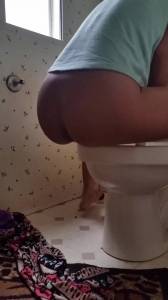 Click to play video Hot and sexy petite girl shitting